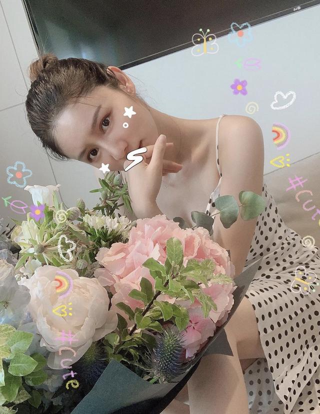 林峰520送妻子精致花束张馨月甜蜜晒照手绘可爱贴纸 新浪图片