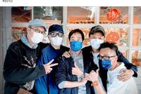 周慧敏老公倪震近照曝光 参加朋友聚会着装简单略显沧桑