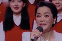 56岁毛阿敏干练造型罕见现身 有一双儿女家庭事业双丰收
