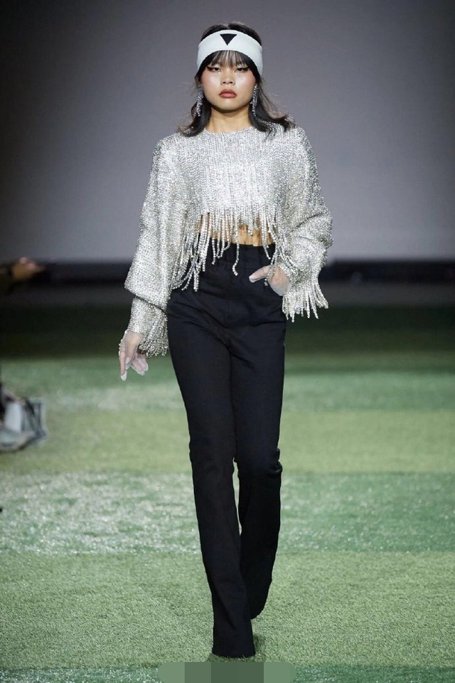 3unshine成员cindy登台走秀