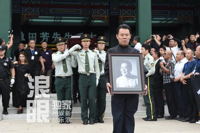 评书大师单田芳遗体告别仪式举行 刘兰芳王迅常宽现身吊唁