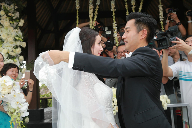 组图:杨幂刘恺威发表离婚声明 昔日恩爱瞬间已成过往