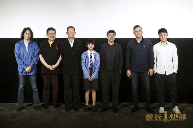 组图：电影《最长一枪》举行专场见面会 王志文点评儿子表演