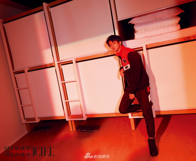 组图：王俊凯杂志开年双封曝光 少年气息碰撞时尚演绎双面本色