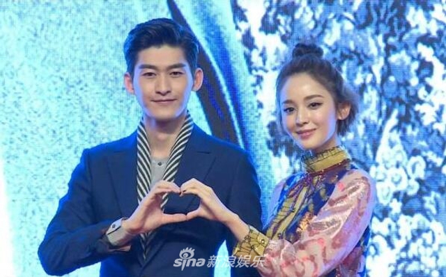 组图：张翰古力娜扎恋爱三年宣布分手 因事业追求聚少离多