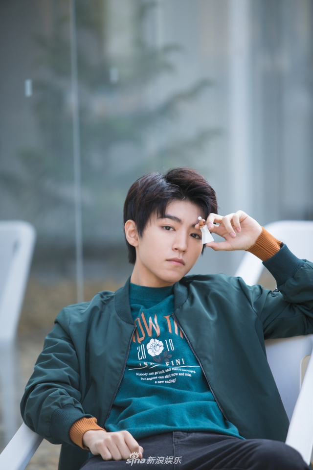 组图：王俊凯杂志开年双封曝光 少年气息碰撞时尚演绎双面本色