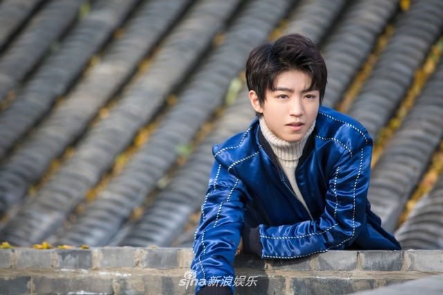 组图：王俊凯杂志开年双封曝光 少年气息碰撞时尚演绎双面本色