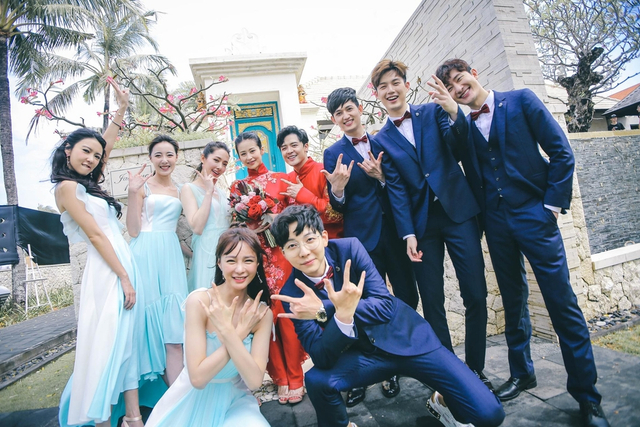 组图：付辛博颖儿婚礼迎亲现场甜吻 朴实真挚泪洒现场