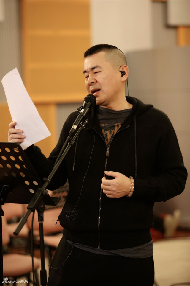 四郎也是摇滚青年 47岁陈建斌练歌发型有点酷 新浪图片 四郎也是摇滚青年 47岁陈建斌练歌发型有点酷 新浪图片