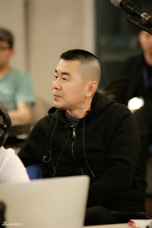 四郎也是摇滚青年 47岁陈建斌练歌发型有点酷 新浪图片 四郎也是摇滚青年 47岁陈建斌练歌发型有点酷 新浪图片