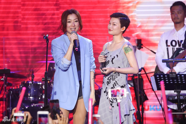 郑秀文音乐会苏运莹助阵