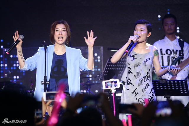 郑秀文音乐会苏运莹助阵