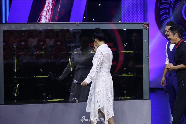 黄绮珊再现“狮吼功”