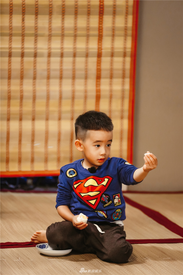 小小春让出鸡蛋