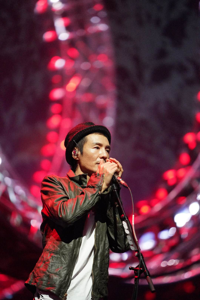 组图:2020跨年名场面!TF合体王一博水中唱跳肖战张艺兴合唱