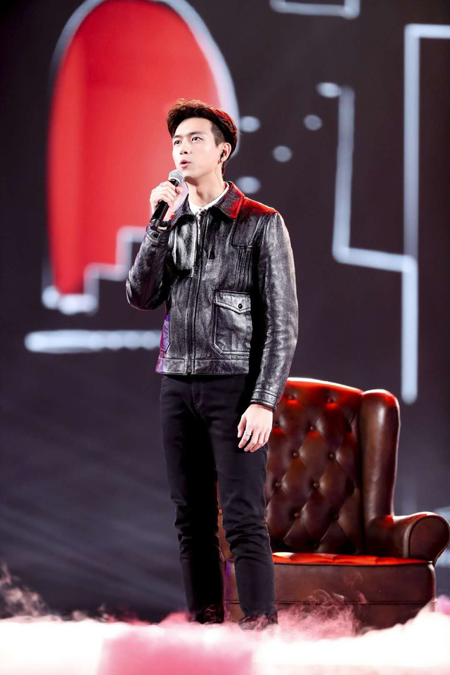 组图:2020跨年名场面!TF合体王一博水中唱跳肖战张艺兴合唱