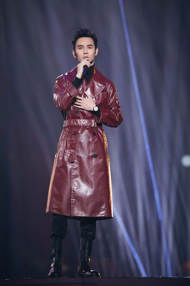 组图:2020跨年名场面!TF合体王一博水中唱跳肖战张艺兴合唱