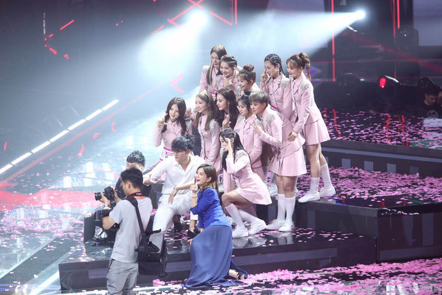 组图：火箭少女101成团 孟美岐站C位吴宣仪第二杨超越第三