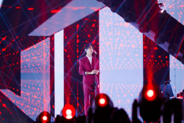 组图:2020跨年名场面!TF合体王一博水中唱跳肖战张艺兴合唱