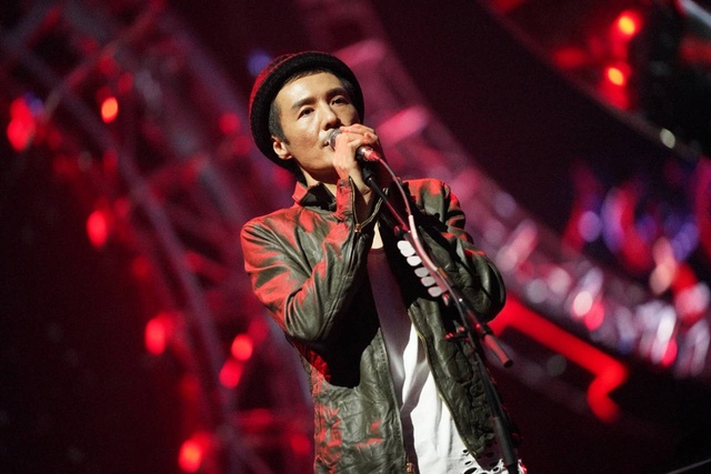 组图:2020跨年名场面!TF合体王一博水中唱跳肖战张艺兴合唱