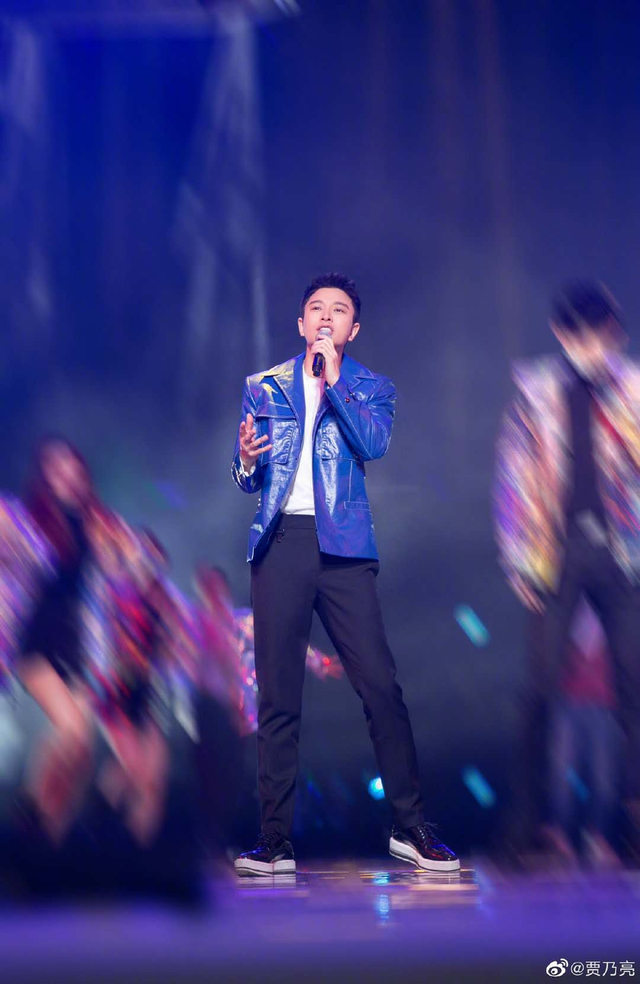 组图:2020跨年名场面!TF合体王一博水中唱跳肖战张艺兴合唱