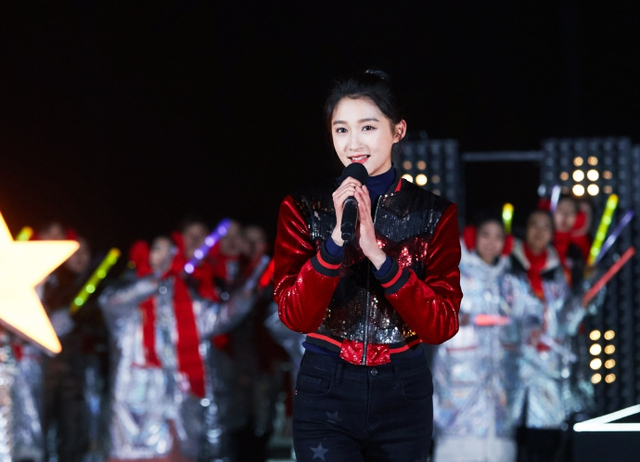 组图:2020跨年名场面!TF合体王一博水中唱跳肖战张艺兴合唱