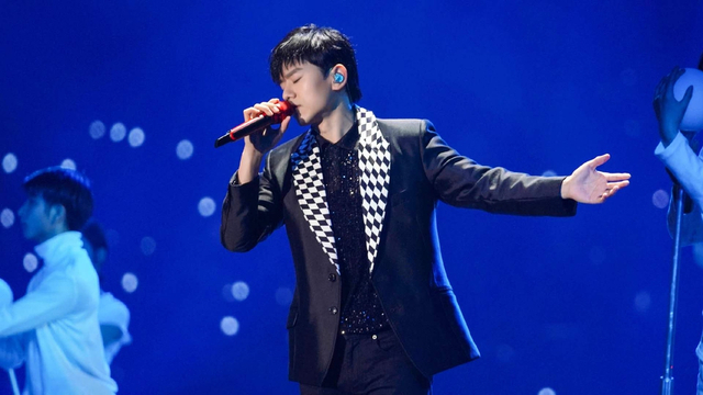 组图:2020跨年名场面!TF合体王一博水中唱跳肖战张艺兴合唱