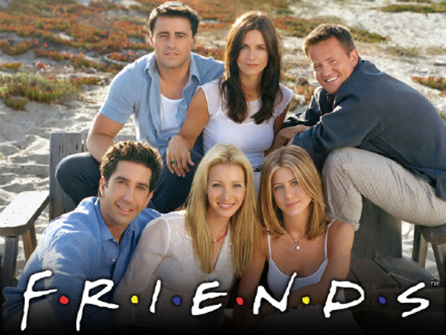 《老友记》莫妮卡瑞秋乔伊重聚 三人合影满满的回忆杀_新浪图片