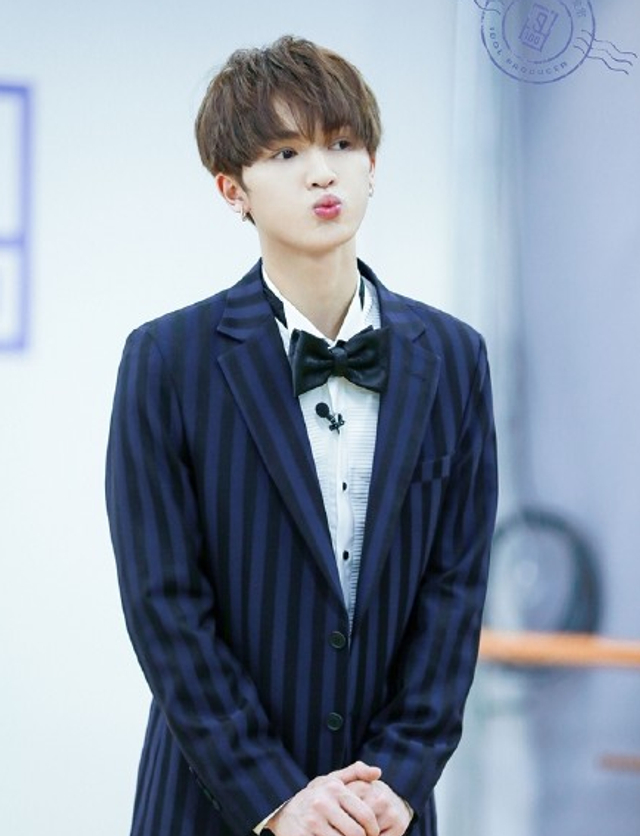 组图：练习生蔡徐坤星范足范丞丞清秀 你pick哪位小哥哥？