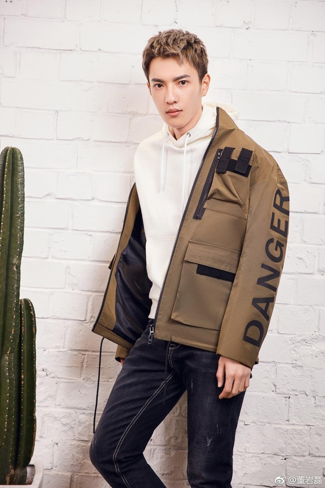 组图：练习生蔡徐坤星范足范丞丞清秀 你pick哪位小哥哥？