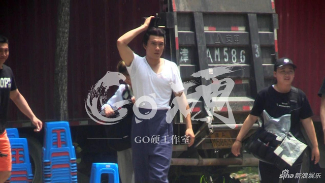 韩东君约会外籍美女疑曝恋情