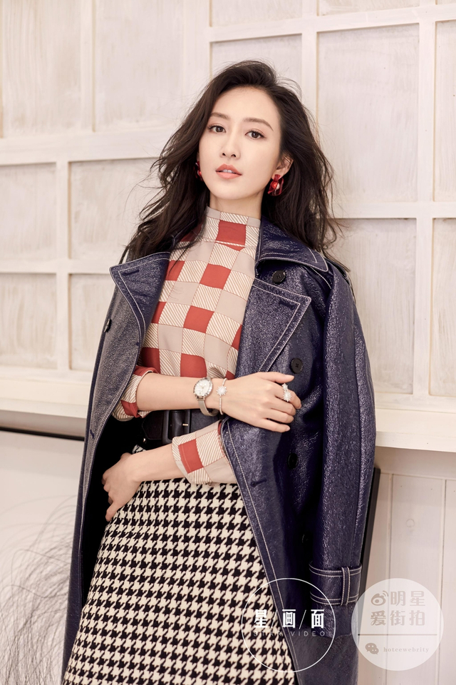 组图：王鸥最新时尚大片曝光 气质出众女人味十足