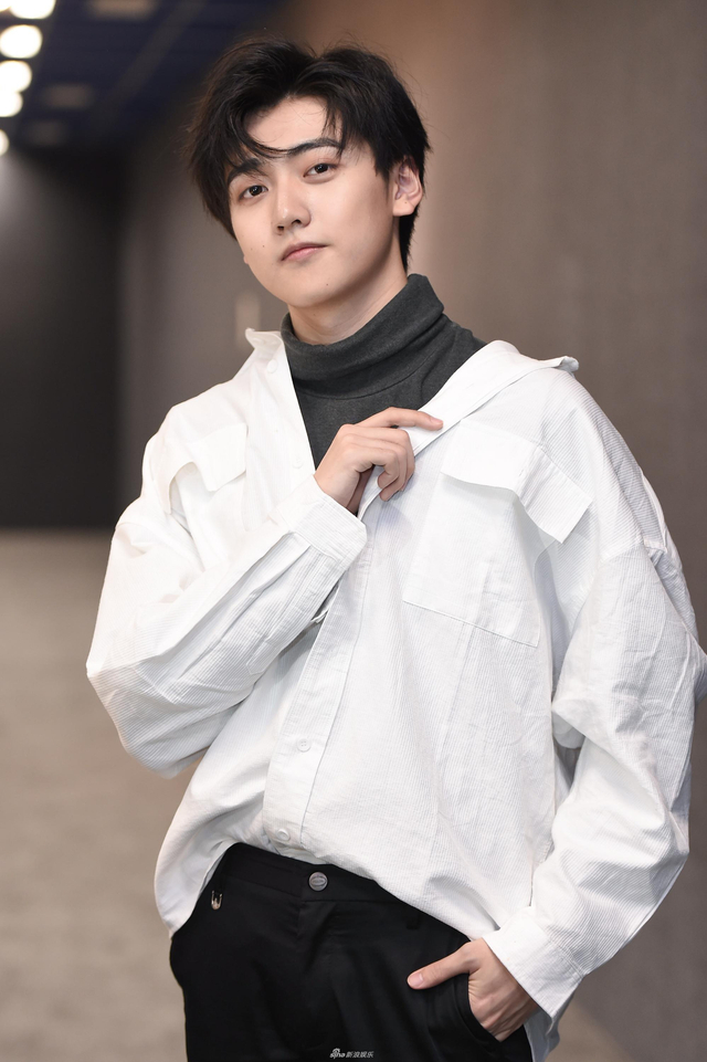 组图：创造营学员焉栩嘉青春活力 入行10年曾与队友相约首秀拿A