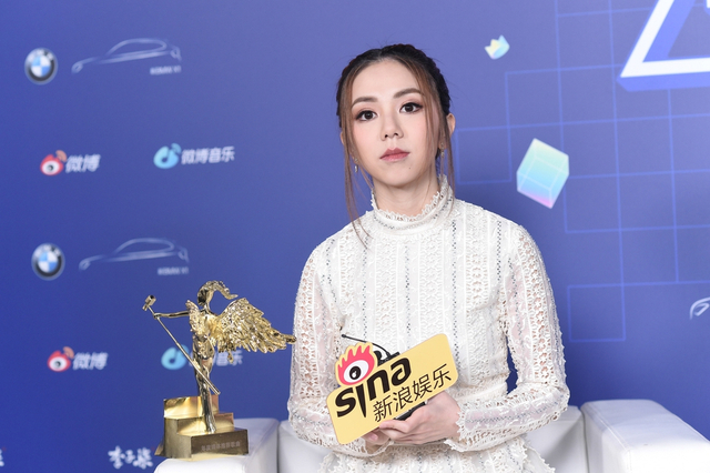 邓紫棋曾陷入过情绪化的饮食