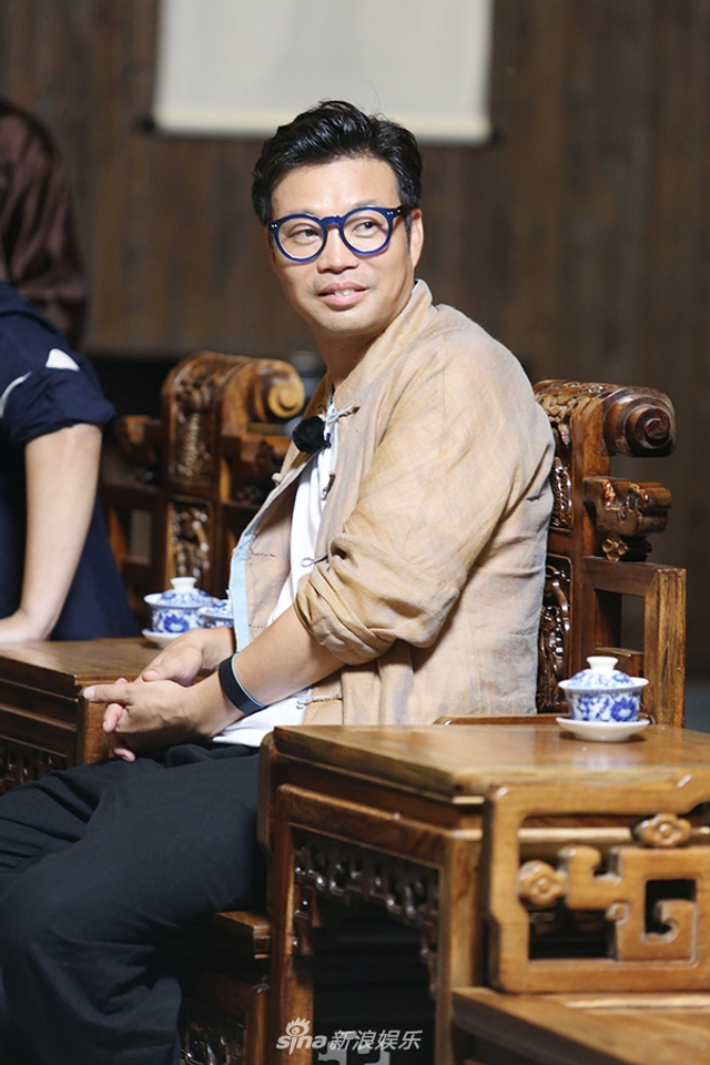 组图：黄渤结盟王迅胜出成掌柜 黄磊张艺兴信守诺