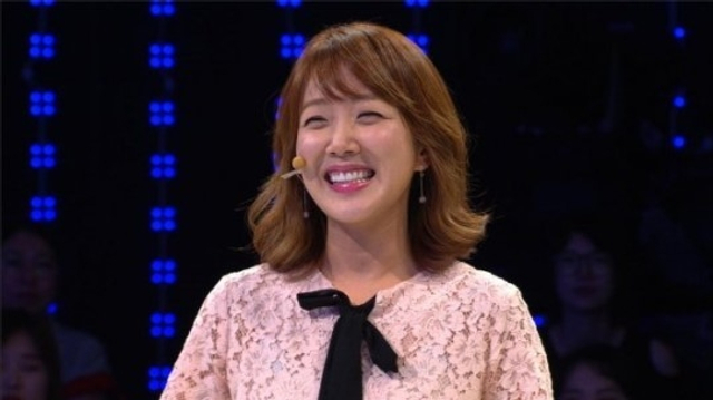组图：她为婚姻赴美艰难生活 称曾靠尹斗俊挺过来