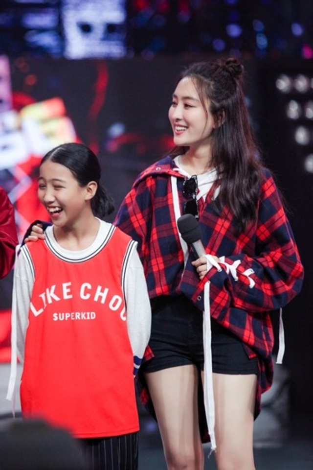 组图：《快本》马苏吴亦凡PKfreestyle  嘻哈画风变成二人转