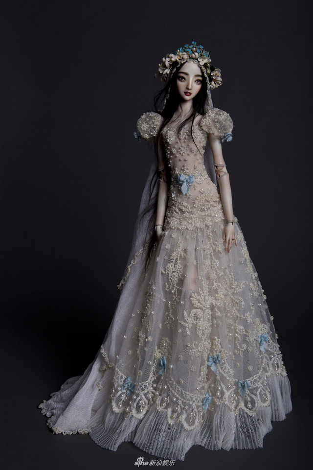 组图:壕!李晨斥30万美金为范冰冰定制专属新娘娃娃