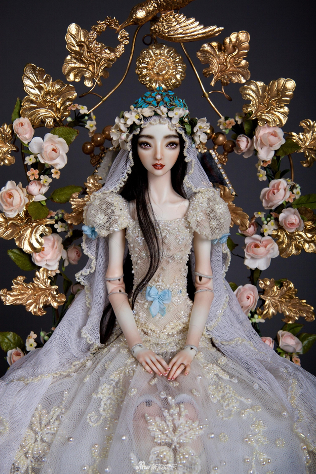 组图:壕!李晨斥30万美金为范冰冰定制专属新娘娃娃