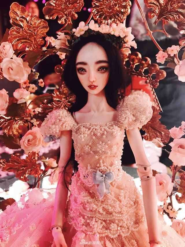 组图:壕!李晨斥30万美金为范冰冰定制专属新娘娃娃