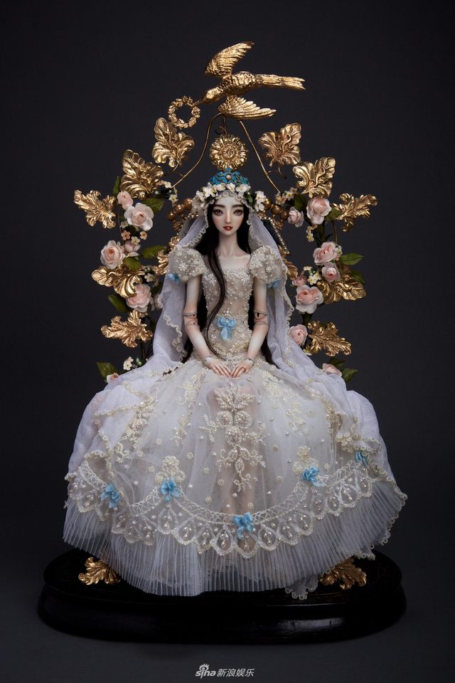 组图:壕!李晨斥30万美金为范冰冰定制专属新娘娃娃
