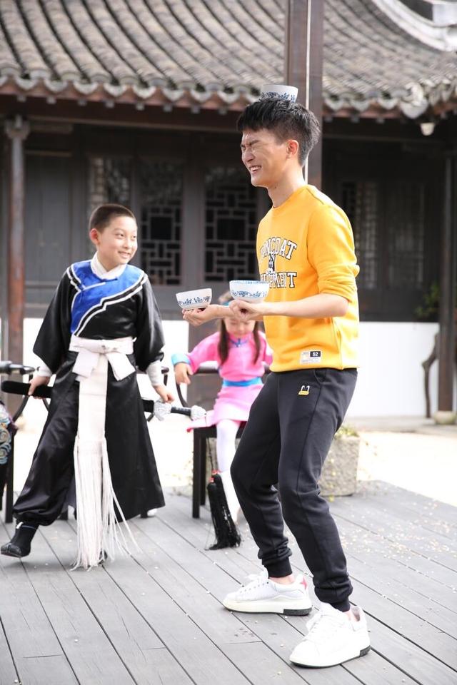周深练习越剧满脸认真