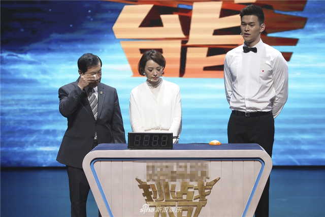 组图：孙杨实力展示旱泳技能 谈家人现场落泪引人心疼