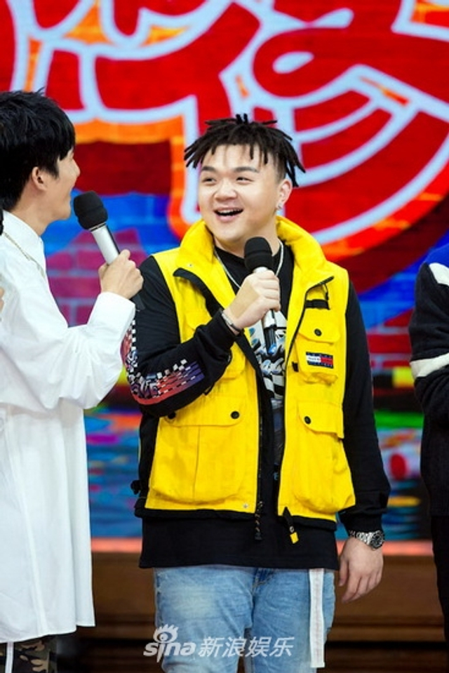 组图：艾福杰尼《天天》表演说唱 秀花式篮球技巧综艺力max