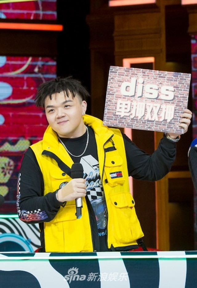 组图：艾福杰尼《天天》表演说唱 秀花式篮球技巧综艺力max