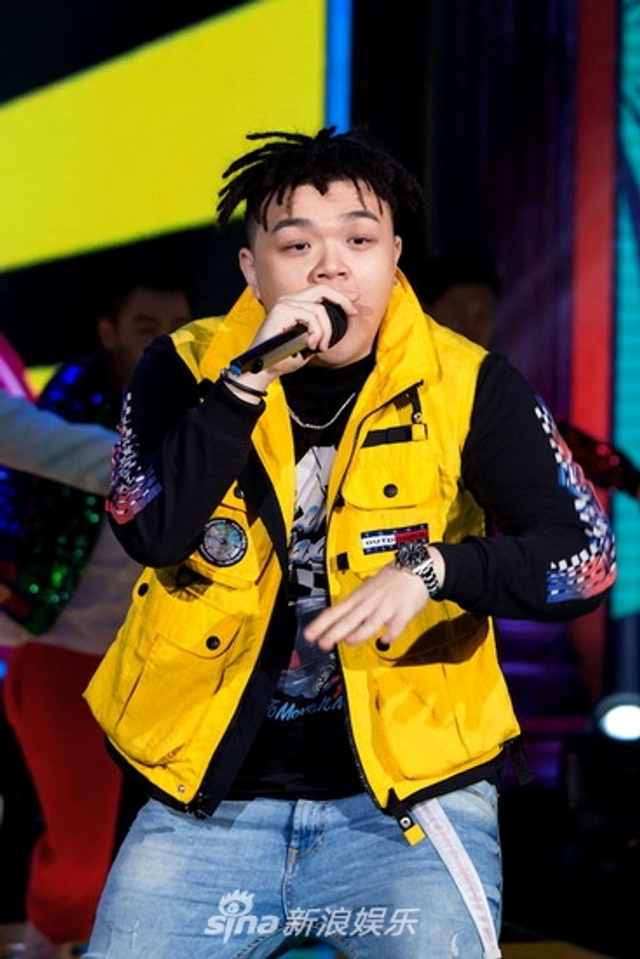 艾福杰尼《天天》表演说唱