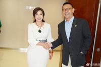前情侣刘晓庆姜文25年后再同框 笑容满面忆《芙蓉镇》