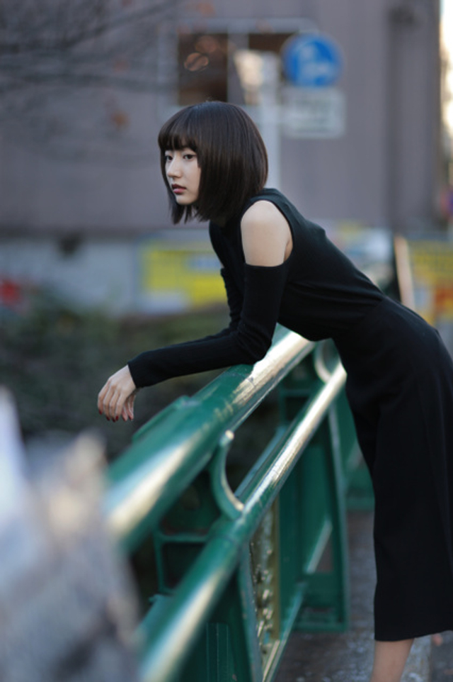 日女星武田玲奈清新秀丽 着黑裙露性感香肩_新浪图片