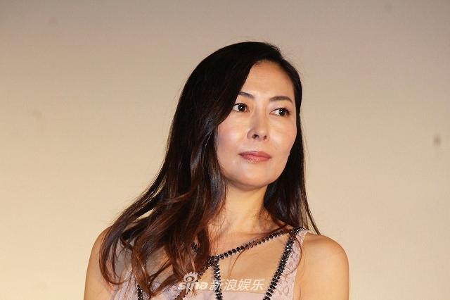 中山美穗主演 蝶之眠 近日亮相舞台问候 新浪图片