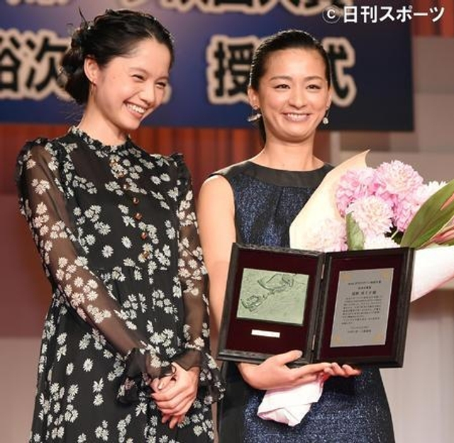 组图：日刊体育电影大赏召开颁奖典礼 大咖出席星光璀璨